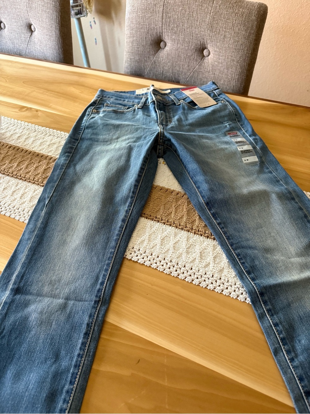 Levi's Women's Classic Mid-Rise Straight Jeans Size 2 M